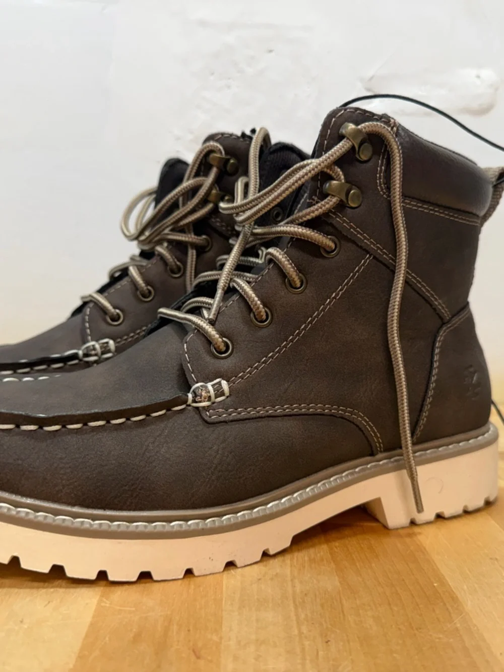 Izod Men's Dark Brown Lace-Up Chukka Boots with Tan Sole